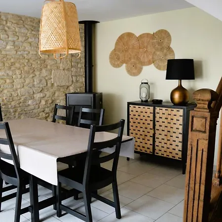 Halte Lutine - Maison Chaleureuse En Pierres بيت للعطل