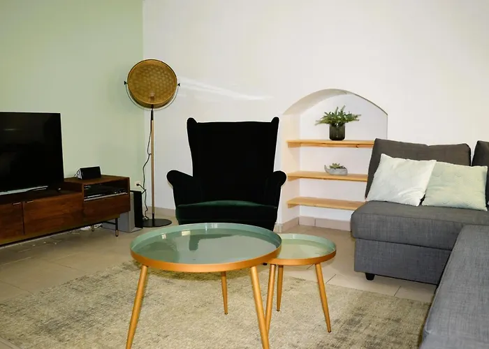 Halte Lutine - Maison Chaleureuse En Pierres